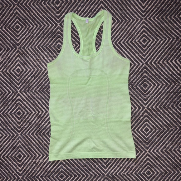 Lululemon Tank Top - Picture 1 of 3